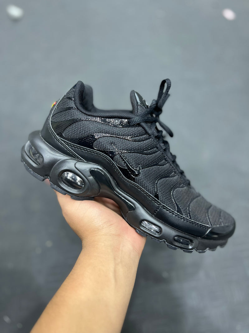 Air Max Plus - Triple Black