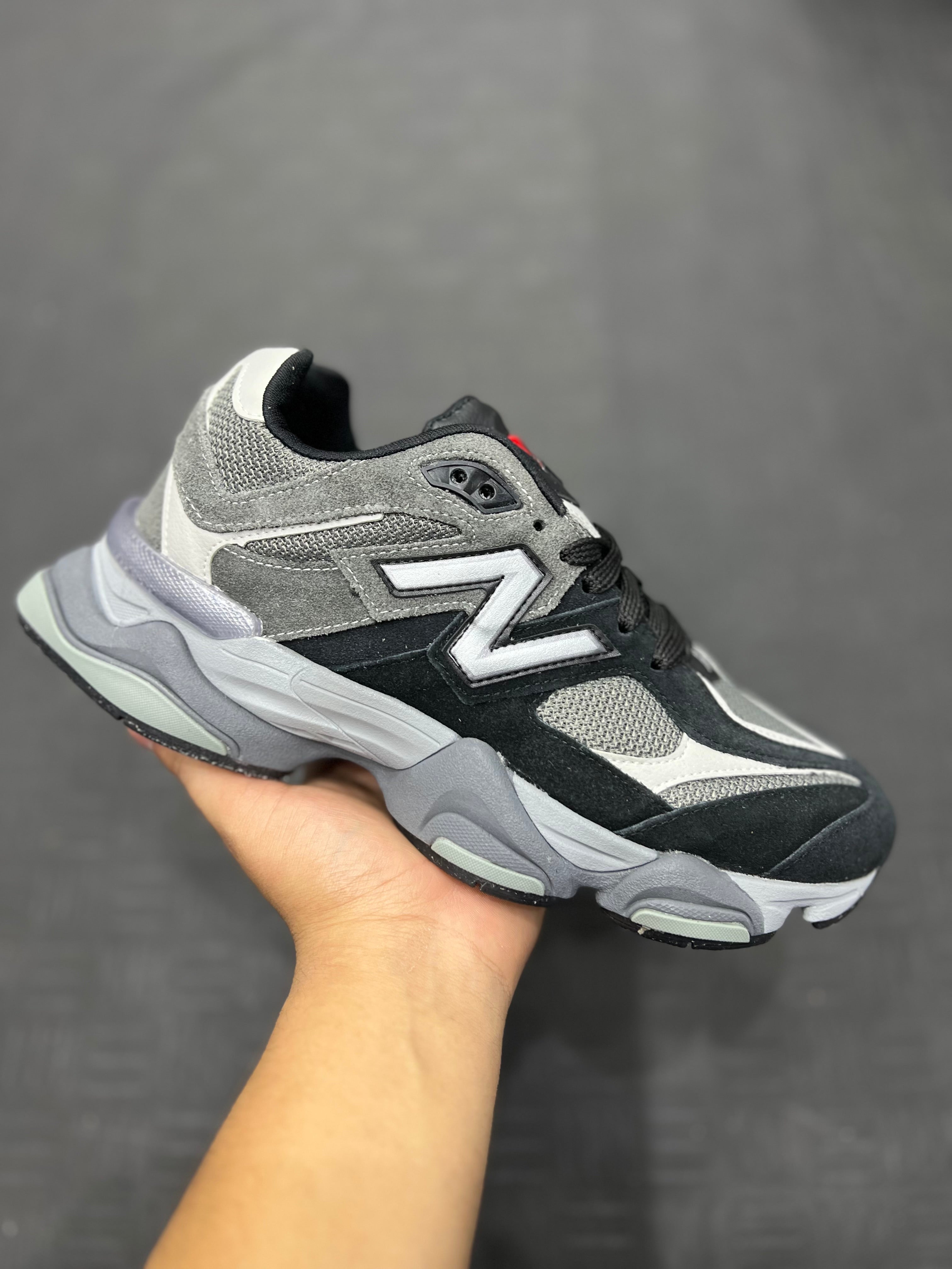 NB 9060 'Black Castlerock'