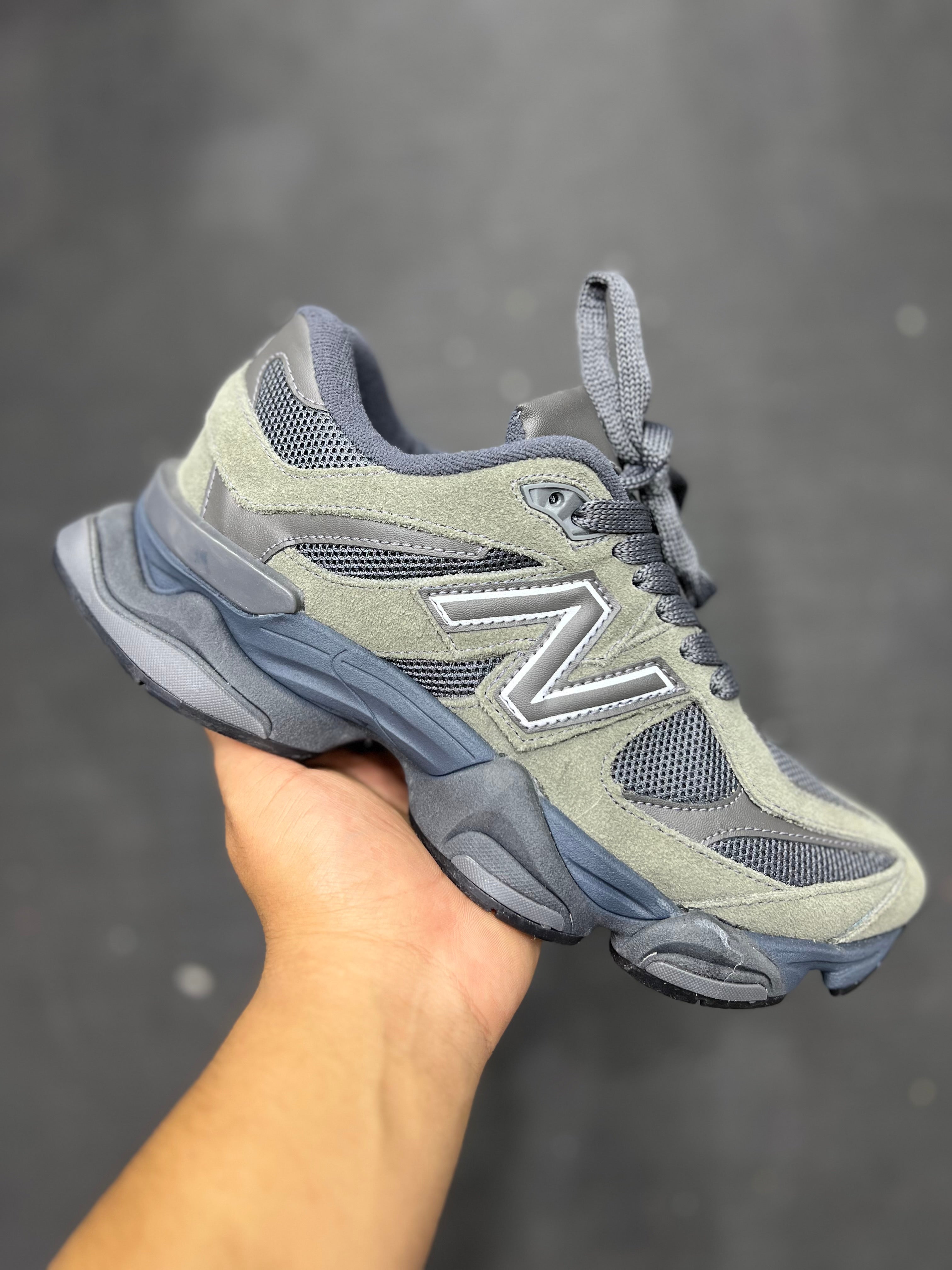 NEW 9060 - cinza