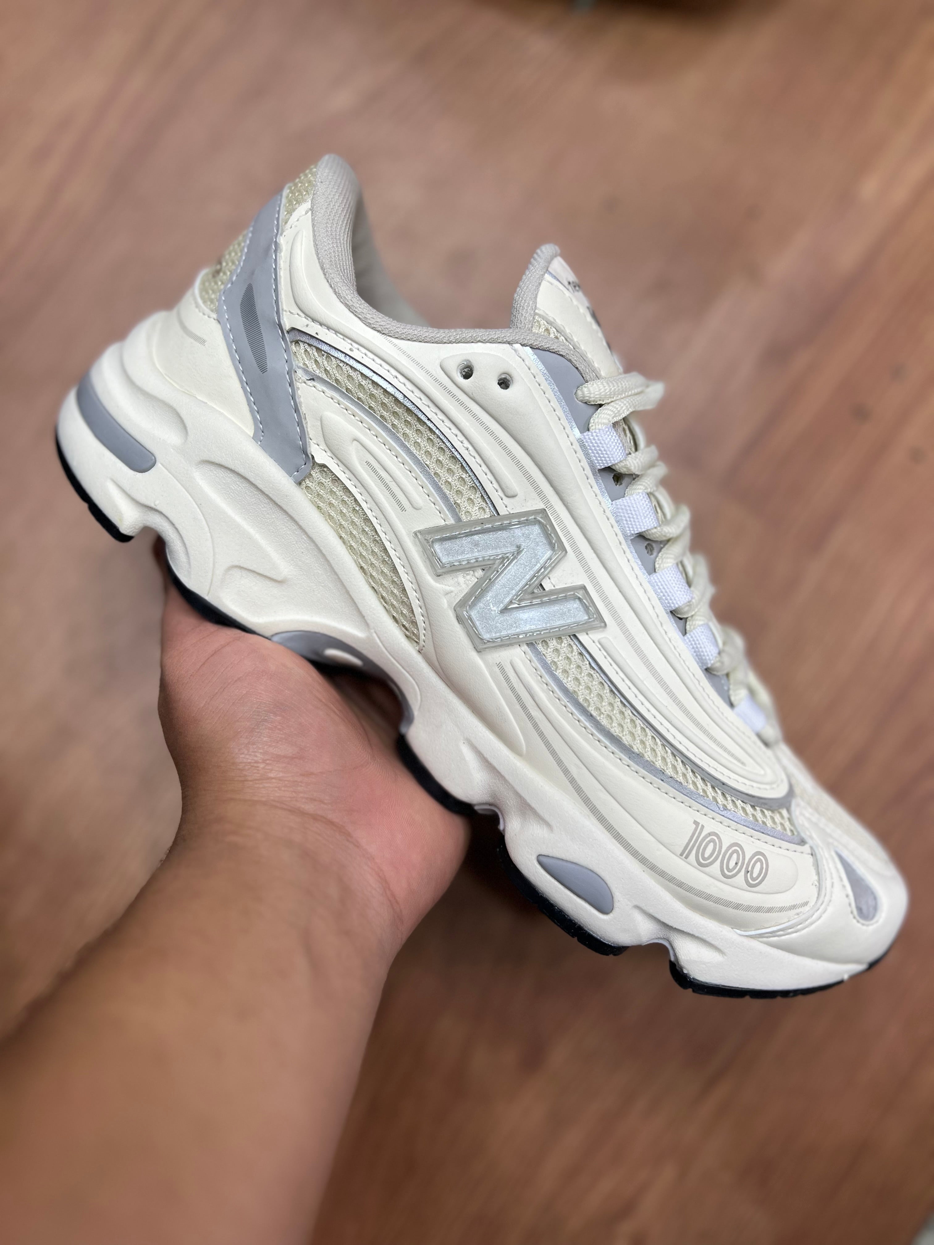 NEW Balance 1000
