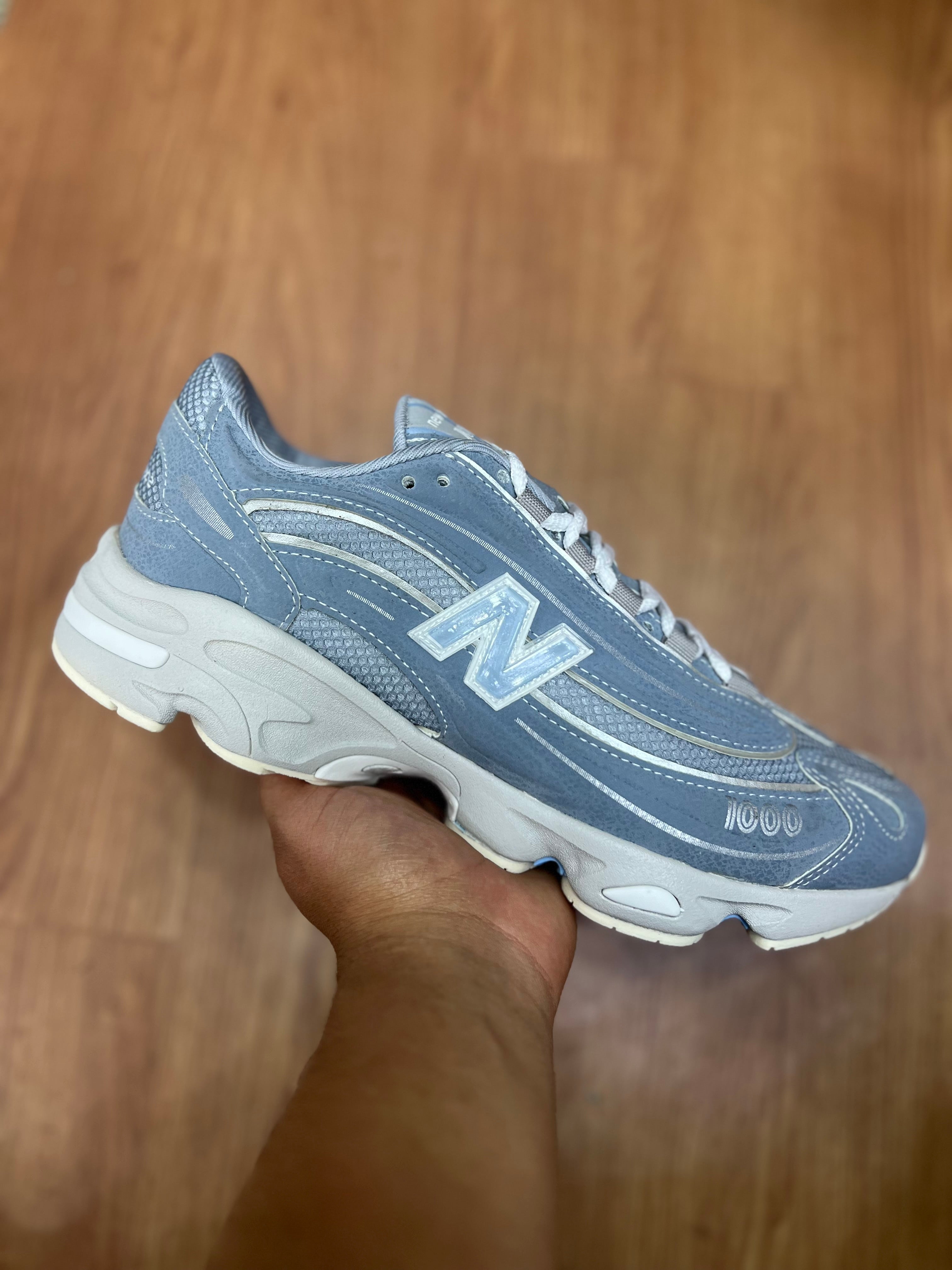NEW Balance 1000